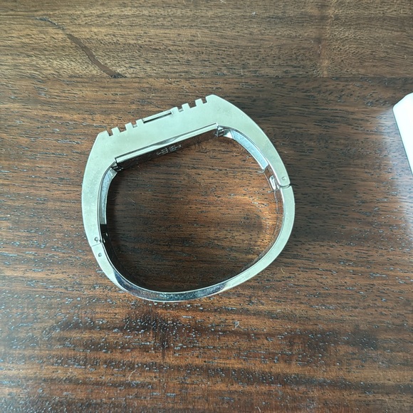 Tory Burch Silver Sport Fitbit Bangle/Bracelet Bangle Rhodium Plated - Picture 2 of 6